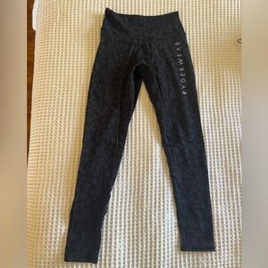 Ryderwear Leopard Pattern Scrunch Leggings